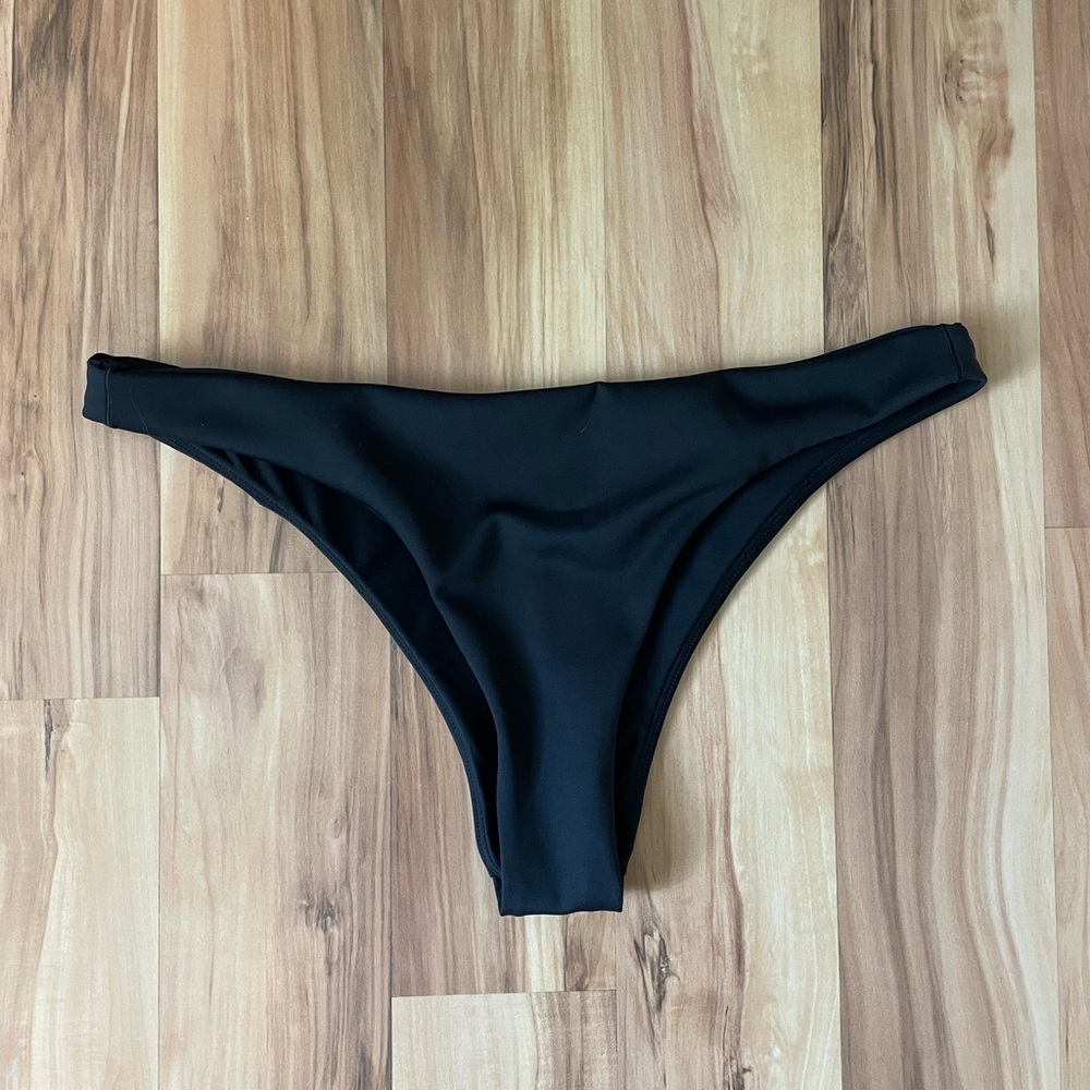 Black Left on Friday Streamline Swim Bottom